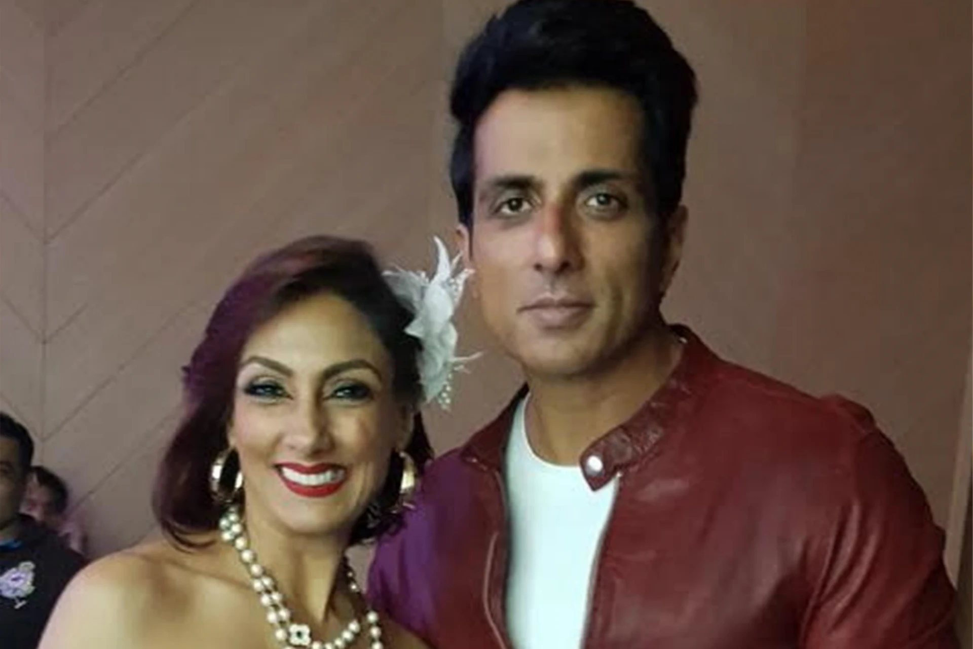 Pallavii Waalia Raaj on stage with Sonu Sood